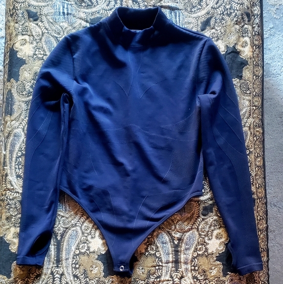 Tonal Long-Sleeve SMLS100© Body Suit - Picture 1 of 7